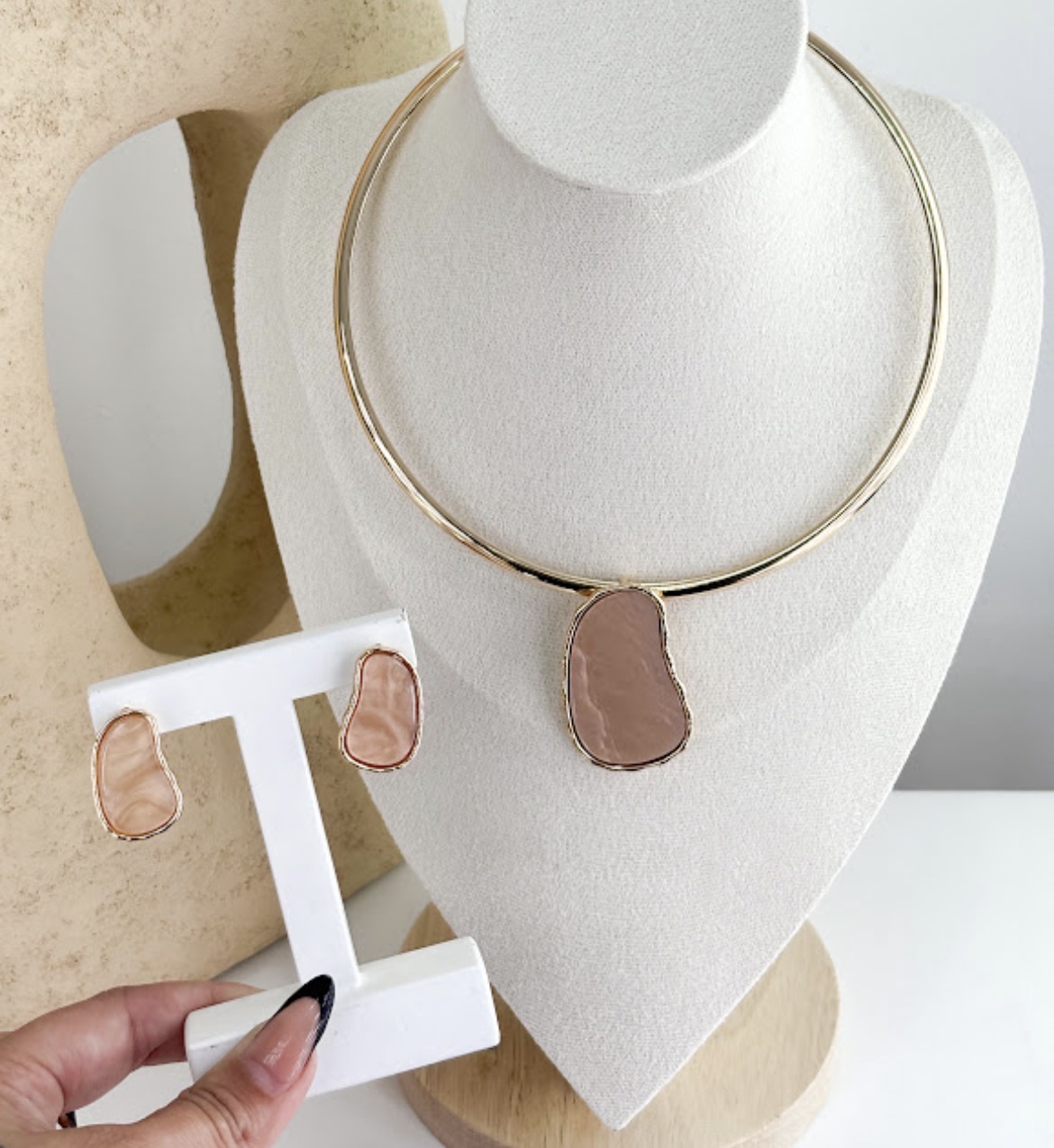 Conjunto colar aro com brincos rosê